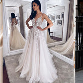BEACH Spaghetti Strap Deep V Neck Wedding Dress For Bride Lace Appliques Sparkly Tulle Backless Gorgeous Bridal Gowns