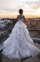 Elegant Spaghetti Straps A Line Wedding Dresses Backless Robe de Mariage Delicate Beaded Ruffles Bridal Gown
