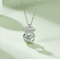 Circle Crown 0.5Carat Moissanite Necklace
