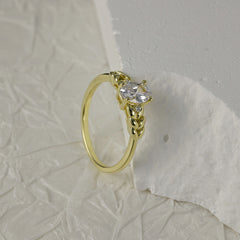 Four Prongs Oval Zircon Wheat Leaf Silver Ring for Women