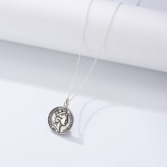 Vintage Queen's Head Cricle Pendant Silver Necklace for Women