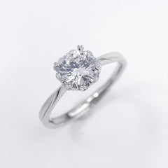 Four Heart-shape Prongs Round Zircon Flower Solitaire Silver Ring for Women