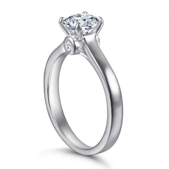 Four Prongs Round Zircon Solitaire Silver Ring for Women
