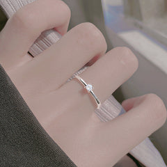 Four Prongs Zircon Solitaire Silver Ring for Women