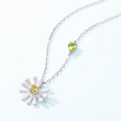 Little Daisy Pendant Olive Green Zircon Sterling Silver Necklace