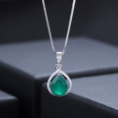 Luxury Charm Style Inlaid Green Agate Soleste Halo Pear Drop Pendant Sterling Silver Necklace for Women