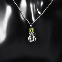 Luxurious Fashion Design Inlaid Natural Crystal Creative Cat Pendant Silver Necklace for Women