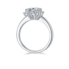 Flower Prongs 1.0Carat Round Moissanite Engagement Ring