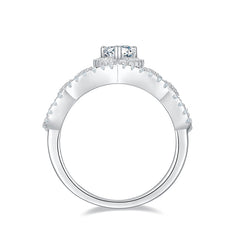 Luxurious Queen' Crown Soleste Halo 1.0 Carat Pear Drop Moissanite Engagement Ring