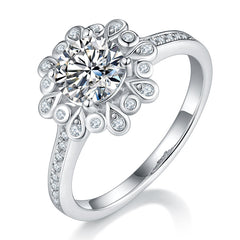 Fashion Flower 1.0Carat Round Cut Moissanite Ring