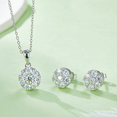 Circular Flower Core Moissanite Necklace