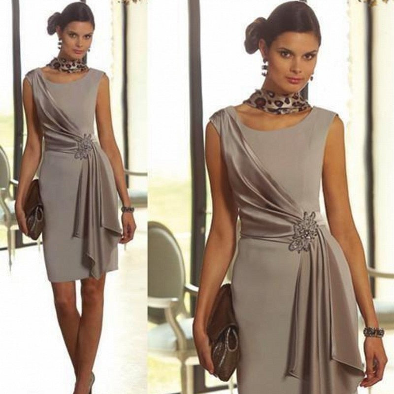 Hoobd Latest On Sale Short Mother of the Bride Dresses Sleeveless Jewel Neck Pleating Wedding Party Dresses Knee Length Beaded