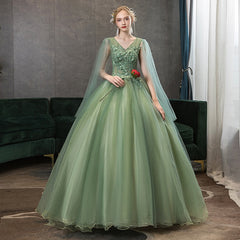 Hoobd Quinceanera Dress Elelgant V-neck Green Party Prom Ball Gown Vintage Lace Embroidery Solo And Host Quinceanera Dresses
