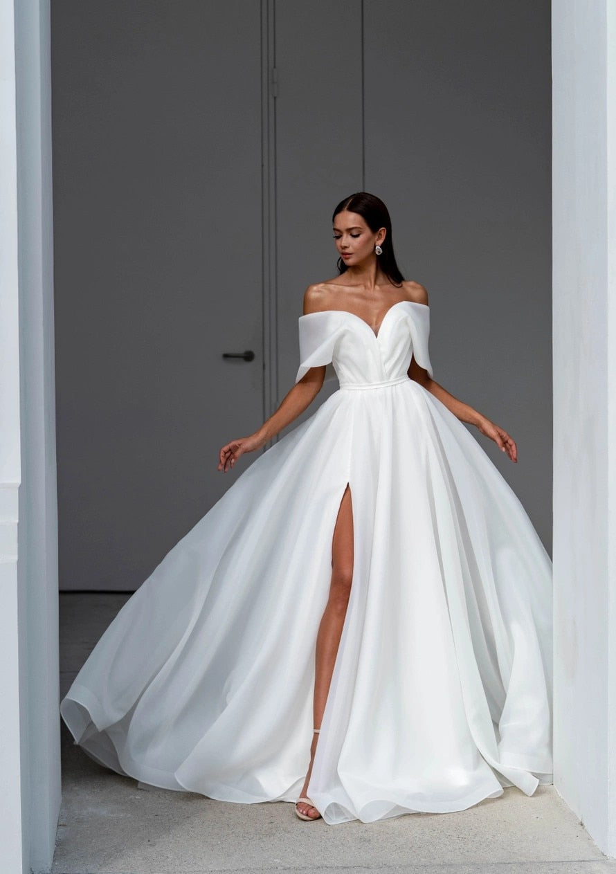 Gorgeous Off The Shoulder V-ncek Organza A Line Wedding Dresses Side Slit Back Bow  Boho Wedding Gowns Princess Robe de Mariee