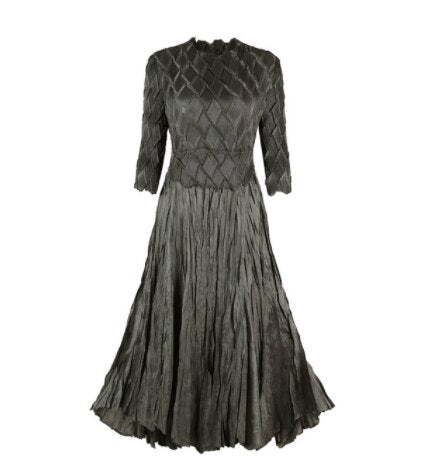 Miyake pleated dress women's spring new fashion O-neck three-quarter sleeve elegant temperament large swing women's dress
