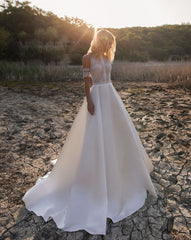 Hoobd The Sales Rack-Bridal Dress New Design Lace And Satin With Button Back