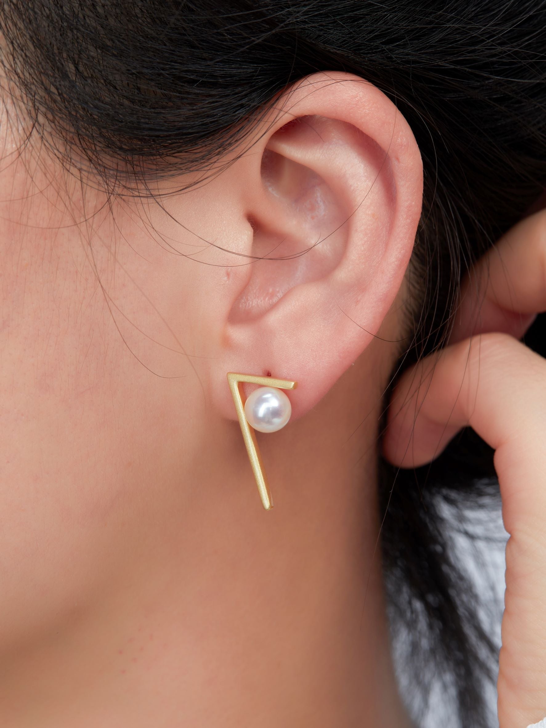 Asymmetric Pearl Red Heart Enamel Stud Earrings