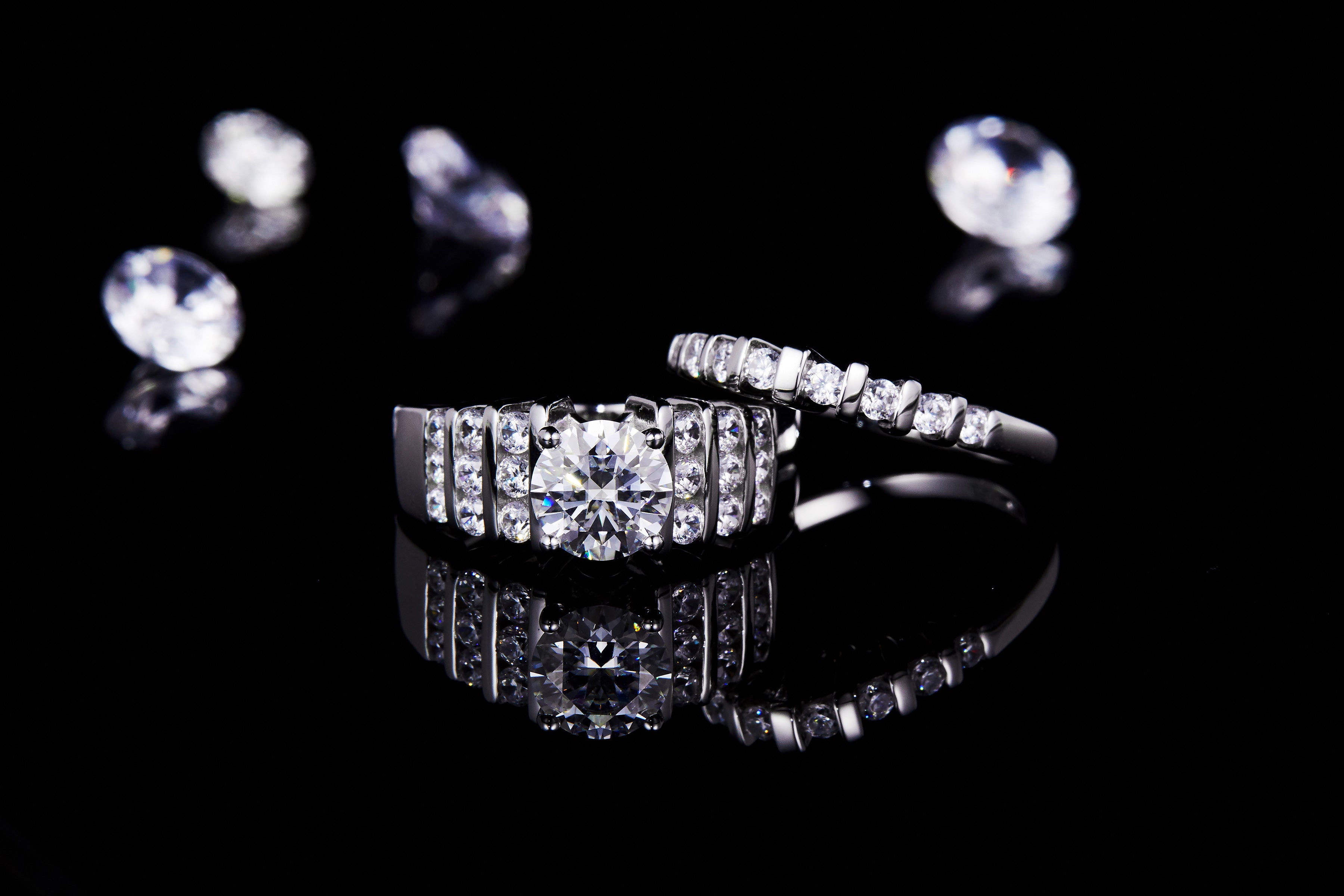 Stylish Round Cut Moissanite Semi Eternity Ring Pack