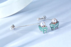 Quadripod Ding Enamel Pearl Drop Earrings