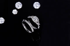 Soleste Halo Moissanite with Pattern Engagement Ring Pack