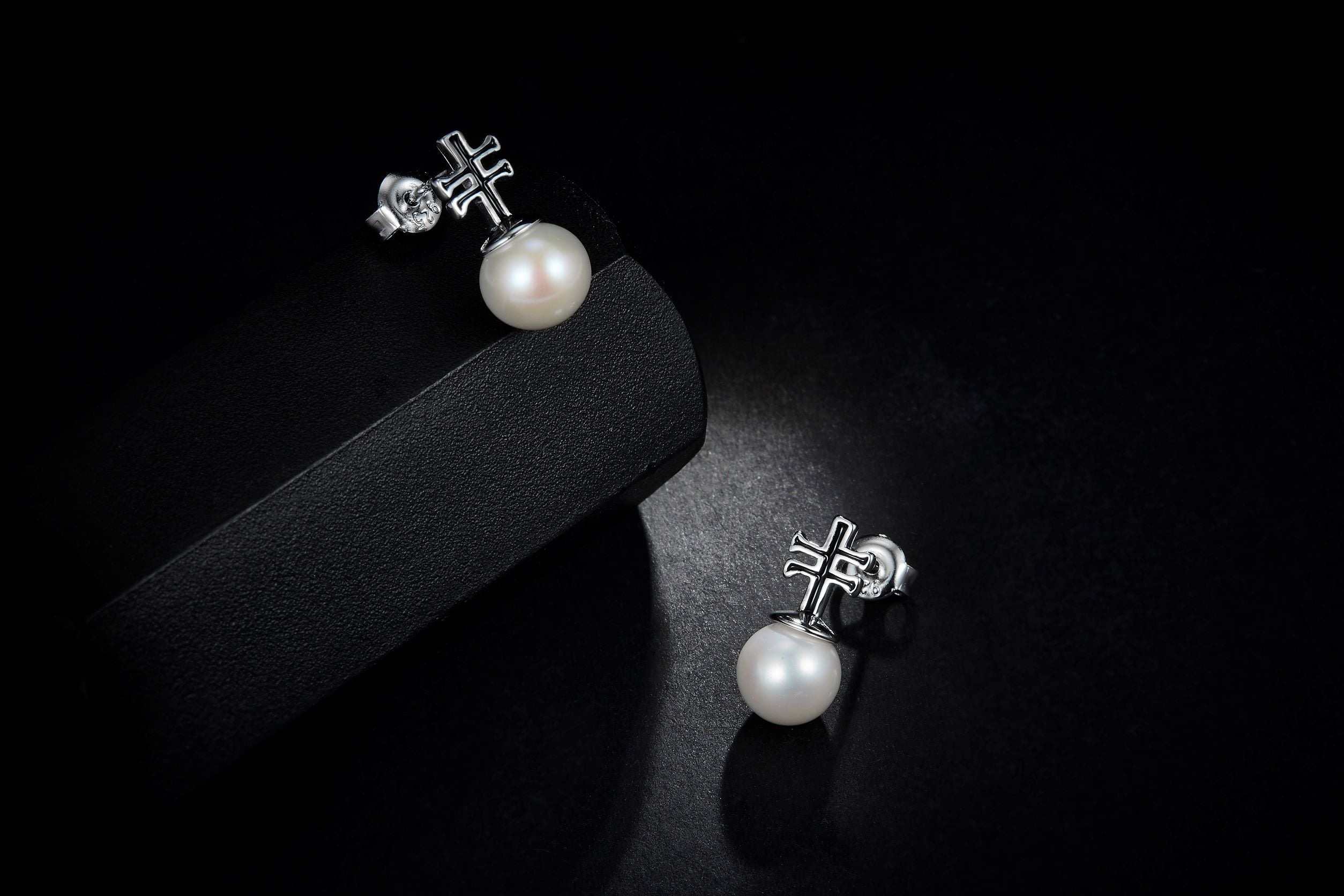 Black Enamel Pipa Pearl Stud Earrings