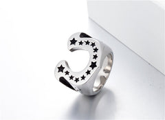 Trendsetter Retro Vintage Horseshoe Closed Mouth Ring