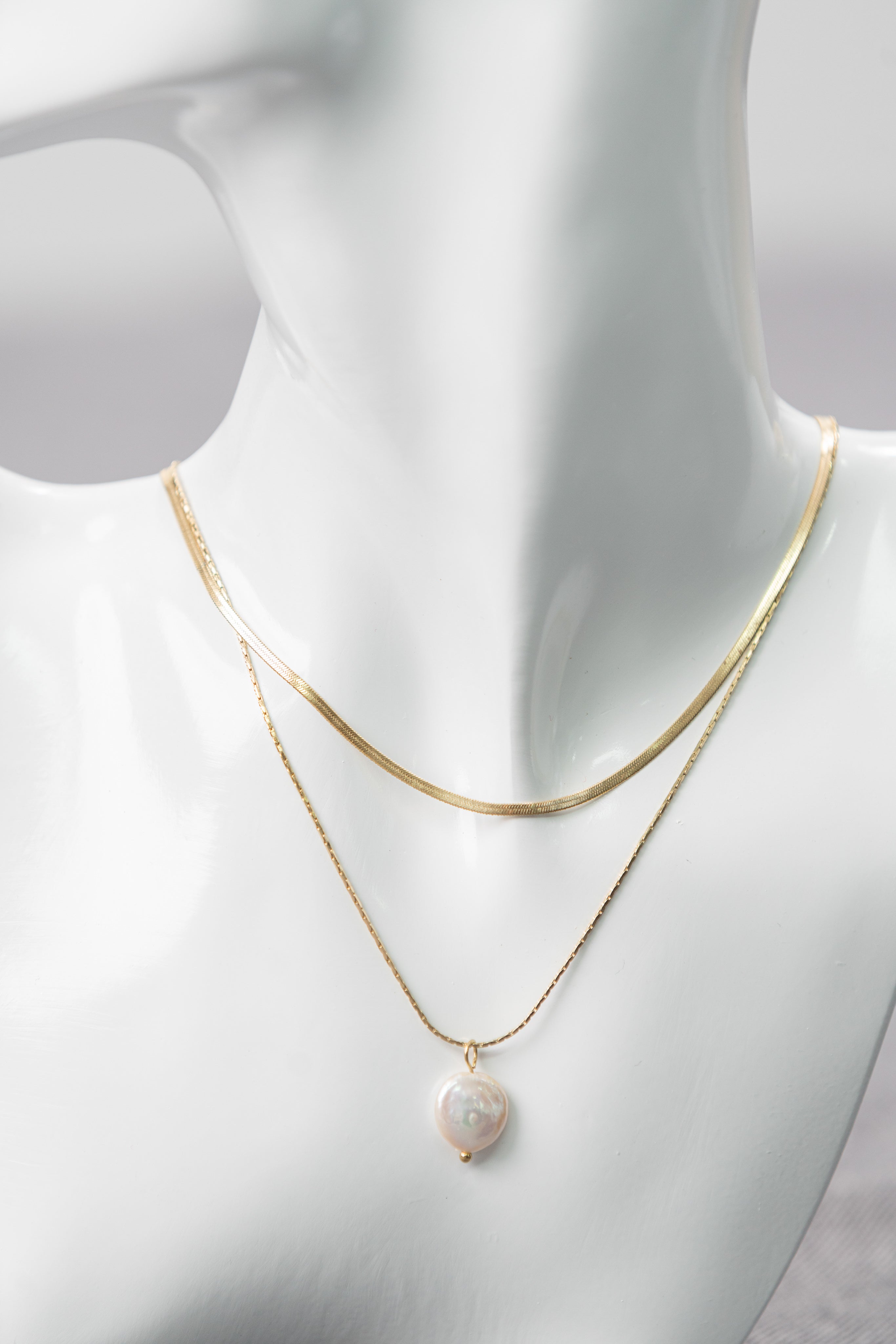 White Shell Pendant Necklace - Golden Necklace