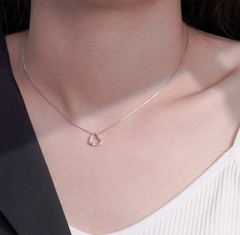 (Two Colours) White Zircon Simplicity Hollow Heart Pendants Collarbone Necklace for Women