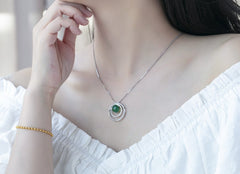 Design Natural Green Agate Circle Pendant Silver Necklace for Women