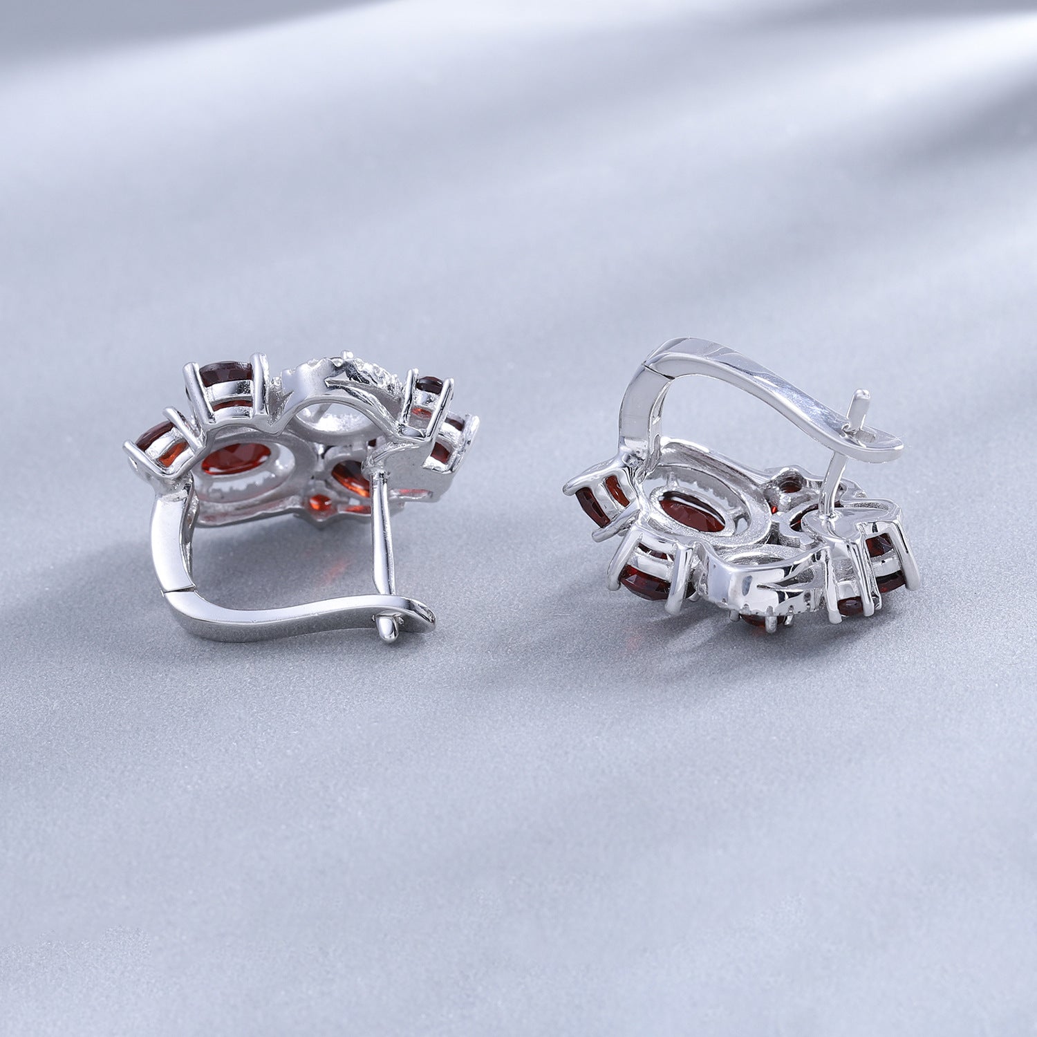 Italian Craft Fashion Style Group Inlaid Natural Oval Shape Garnet Stones Silver Studs Earrings for Women