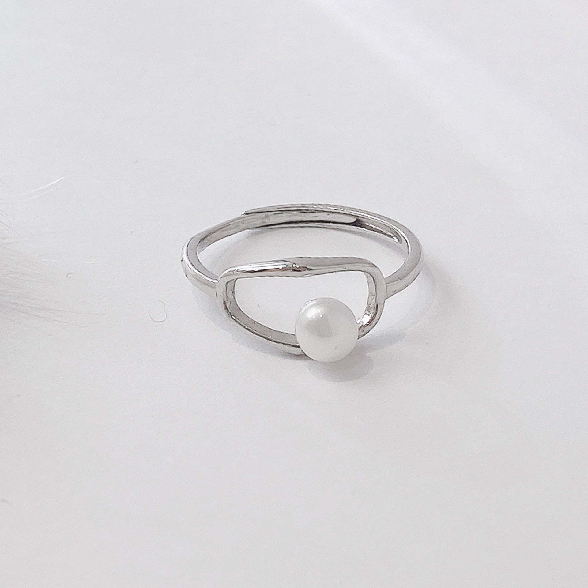 Hollow Oval Shape with Pearl Silver Ring for Women