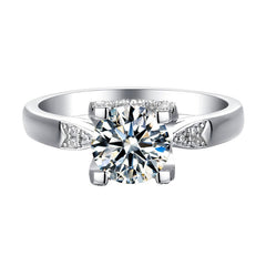 Stylish Oxhead Prong1.0 Carat Moissanite Engagement Ring