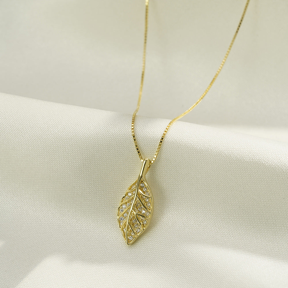 (Two Colours) White Zircon Leaf Solitaire Pendants Collarbone Necklace for Women