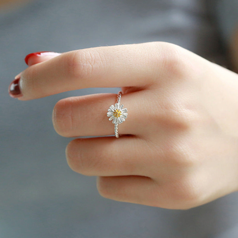 Daisy Flower Twist Silver Ring for Women