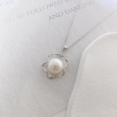 Natural Pearl Hollow Geometric Shape Pendant Silver Necklace for Women