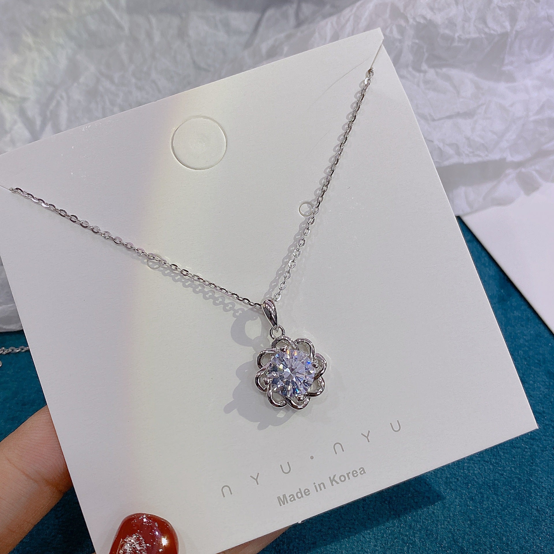 Round Zircon Hollow Petal Pendant Silver Necklace for Women