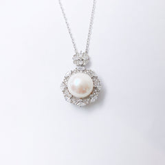 Natural Freshwater Pearl Soleste Halo with Zircon Clover Pendant Silver Necklace for Women