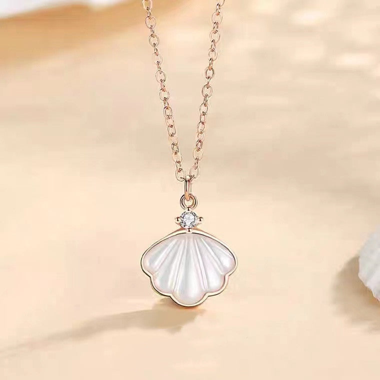 (Two Colours) Shell-Shaped Pendants 925 Silver Collarbone Necklace for Women