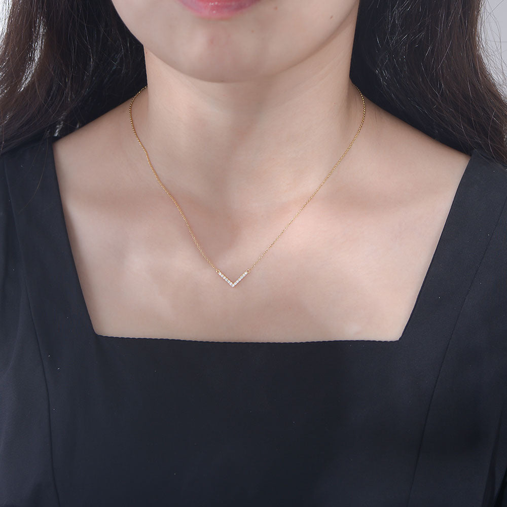 White Zircon V-shaped Sterling Silver Collarbone Necklace for Women