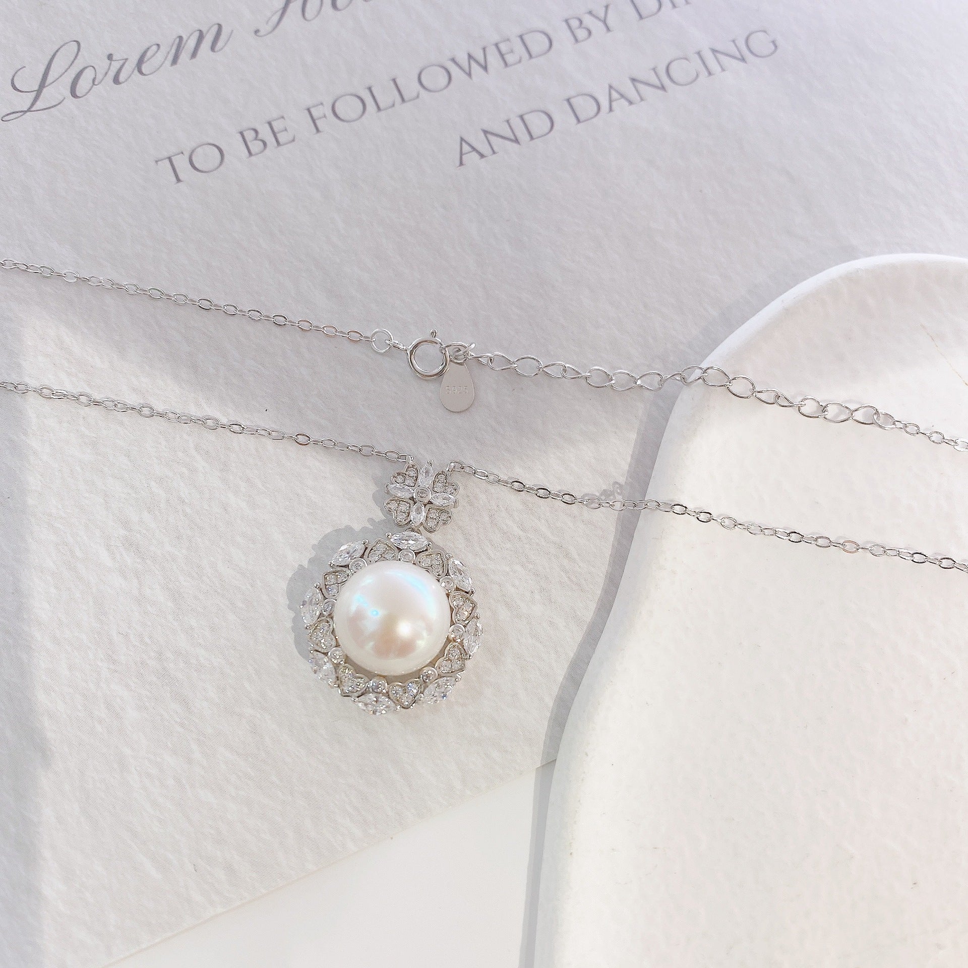 Natural Freshwater Pearl Soleste Halo with Zircon Clover Pendant Silver Necklace for Women