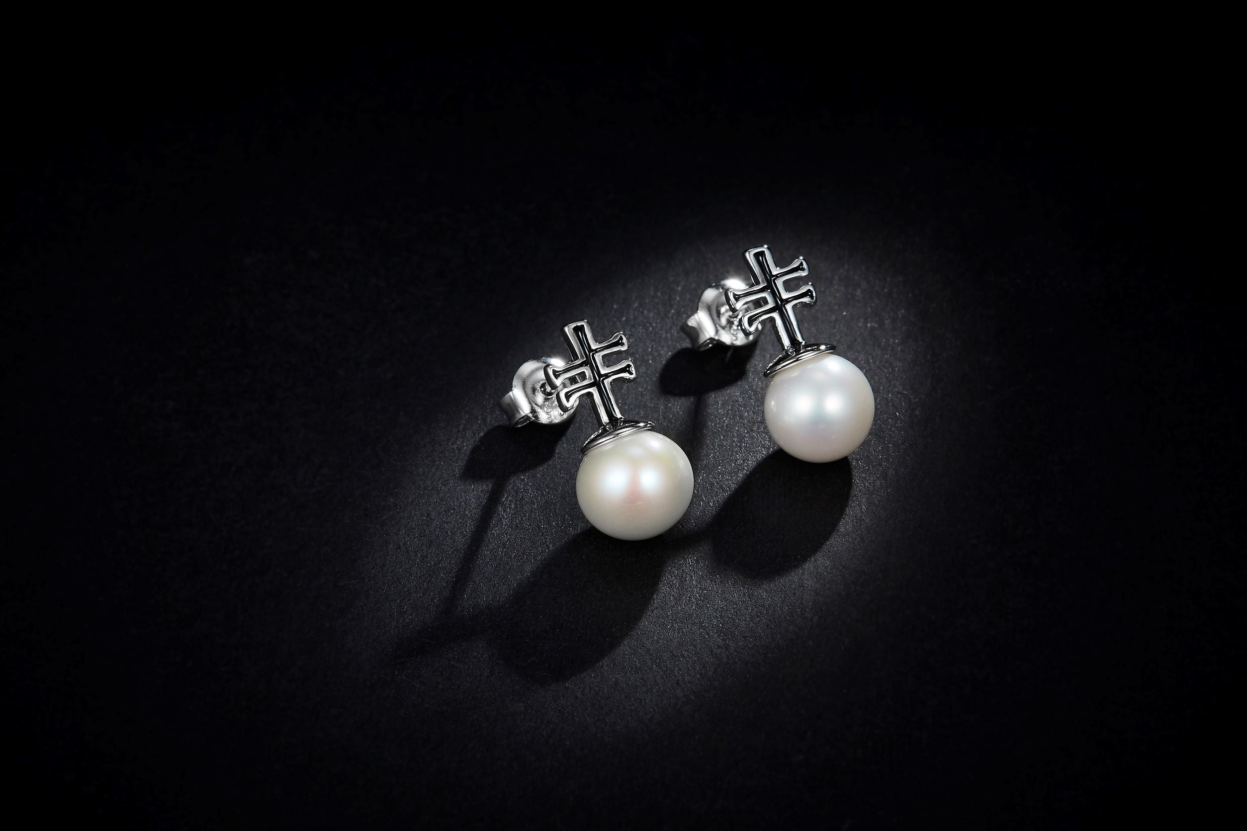 Black Enamel Pipa Pearl Stud Earrings