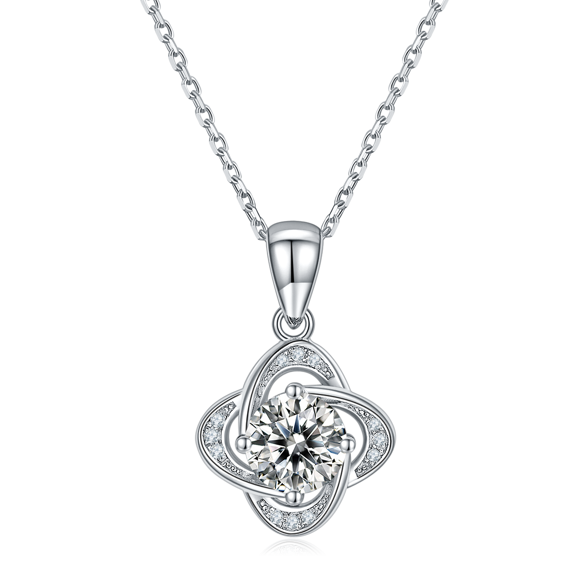 Clover with Round Cut Moissanite Necklace