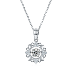 Circluar Heart Shape 0.5Carat Moissanite Necklace