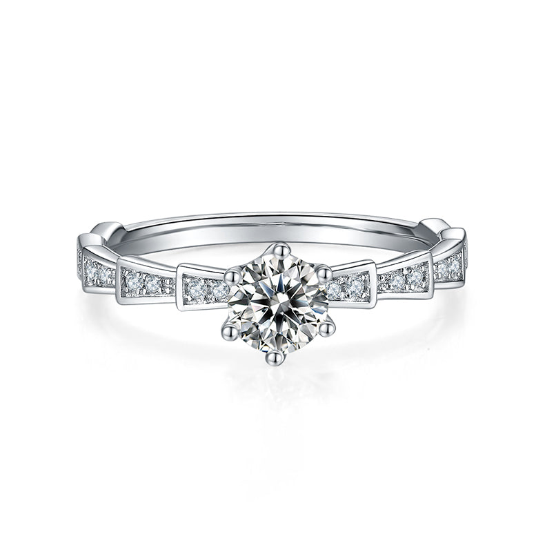 Snake Bone 0.5Carat Round Moissanite Engagement Ring