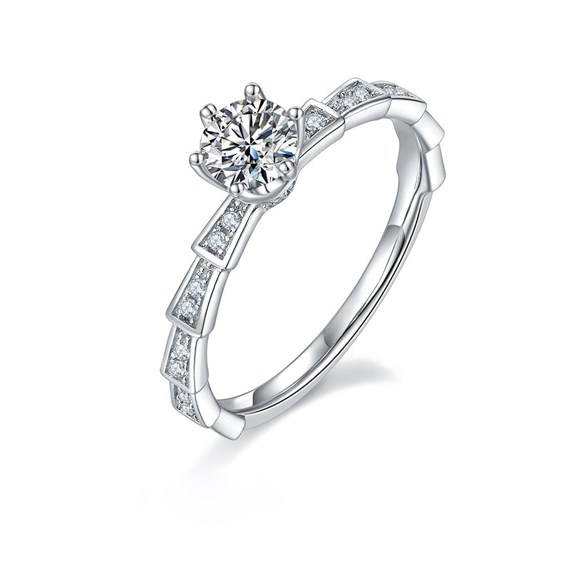 Snake Bone 0.5Carat Round Moissanite Engagement Ring